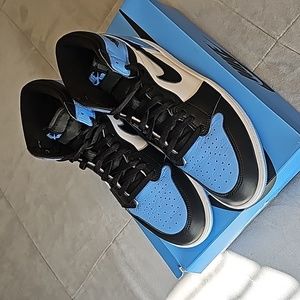 Air jordan 1 retro high unc toe